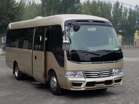 中巴车